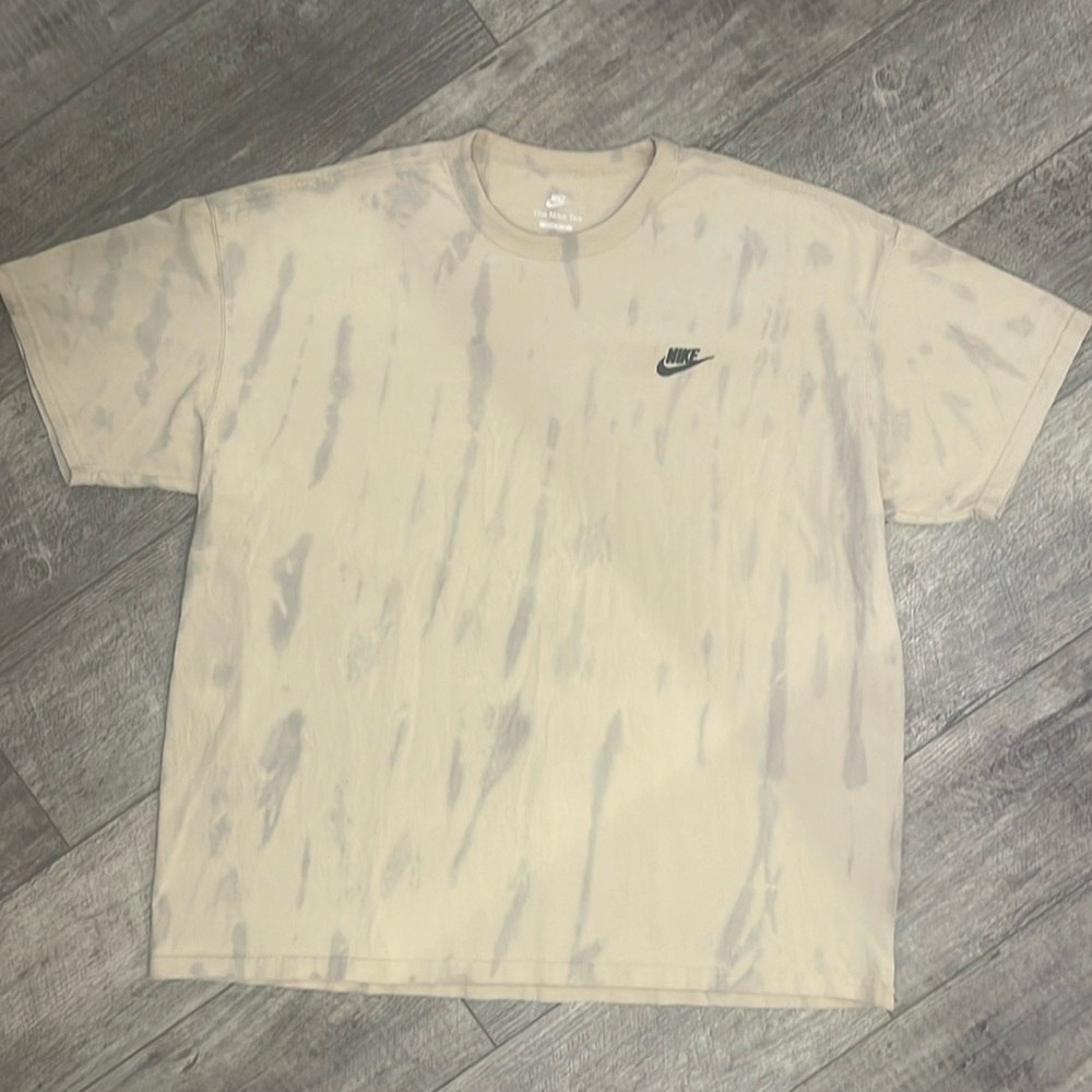 The Nike Tee Loose Fit Shirt- Size XL